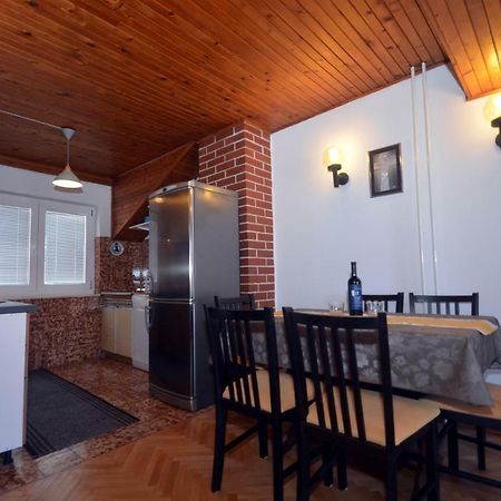 Apartment Mimica-Croatia , Omis , Center エクステリア 写真