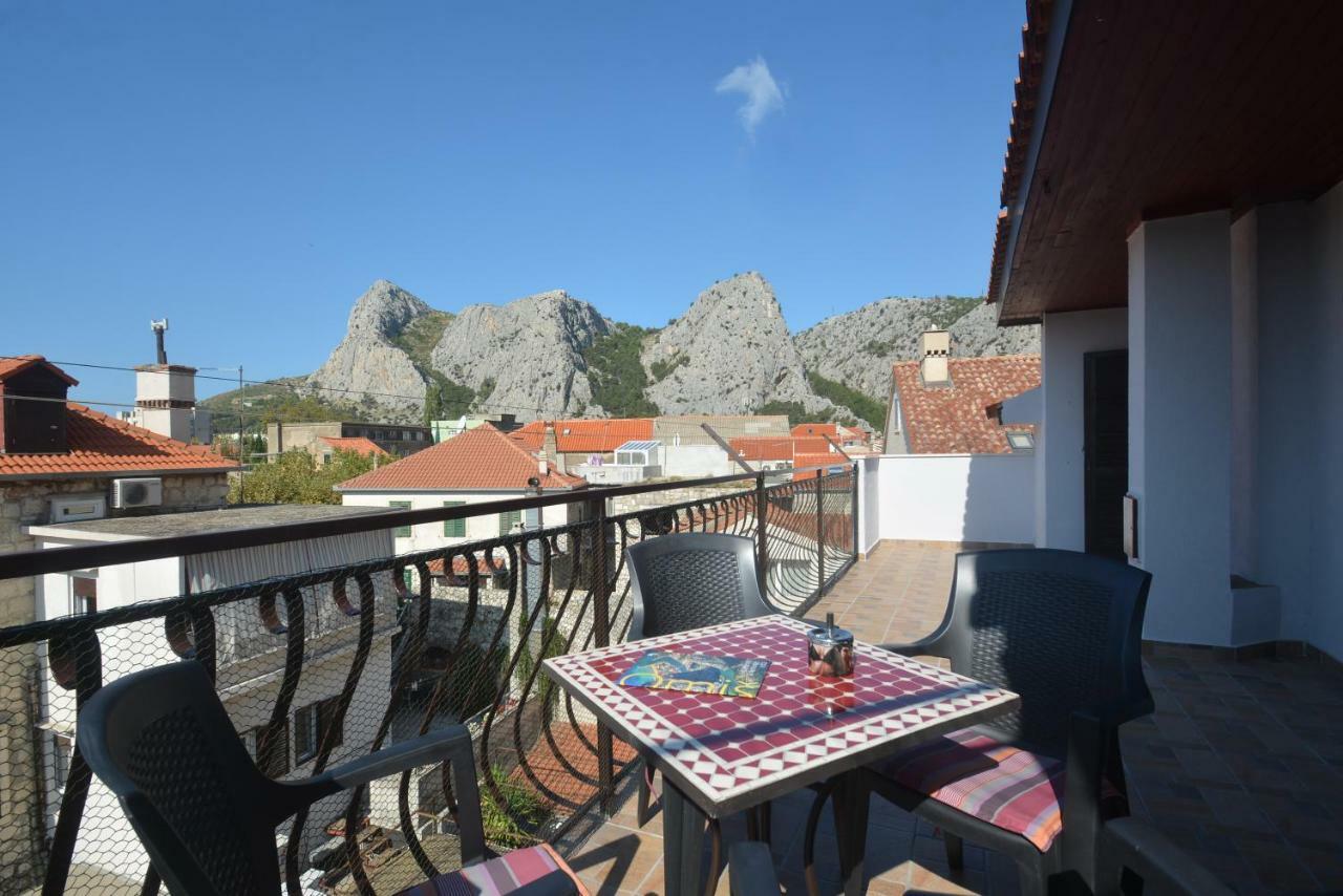 Apartment Mimica-Croatia , Omis , Center エクステリア 写真