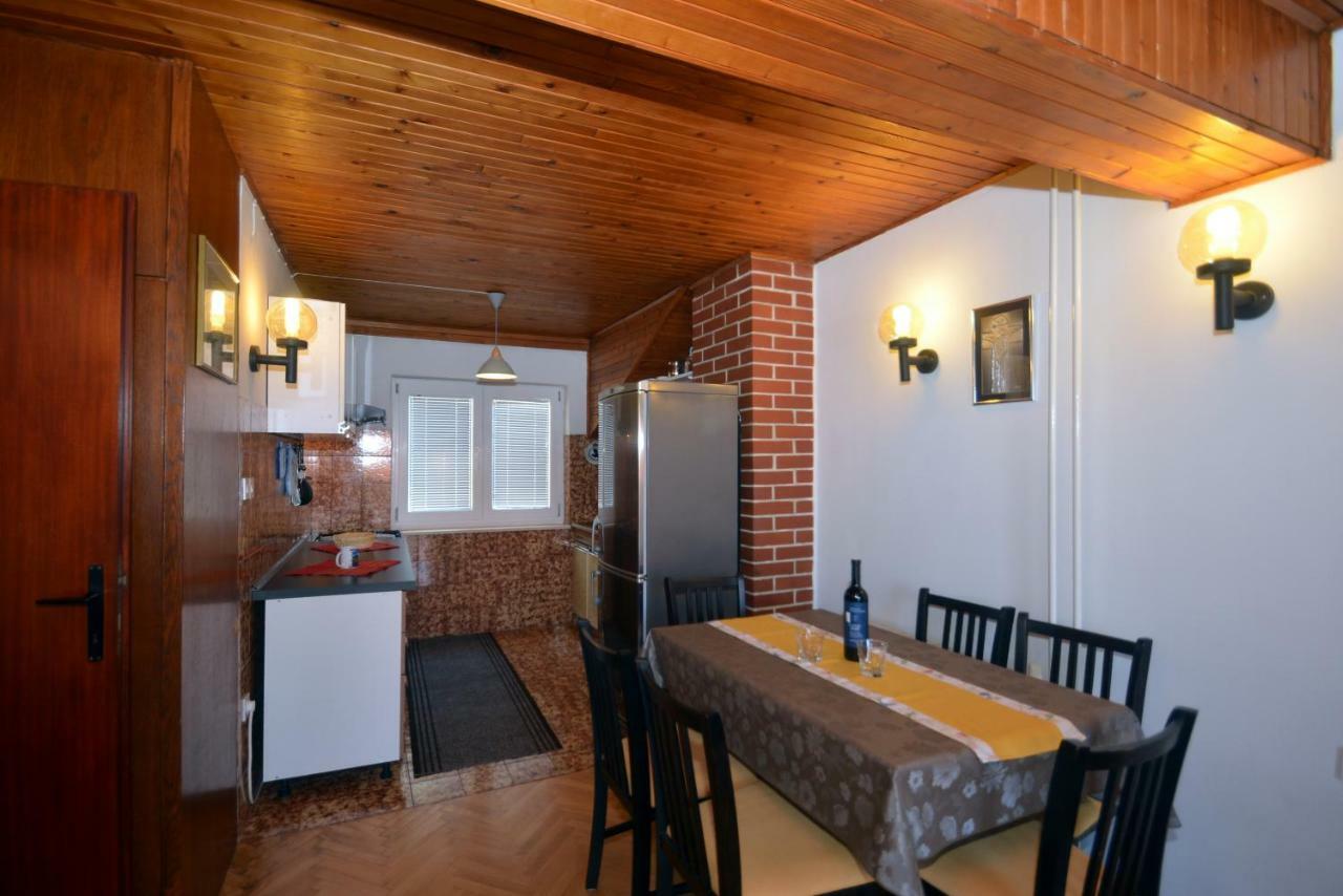 Apartment Mimica-Croatia , Omis , Center エクステリア 写真