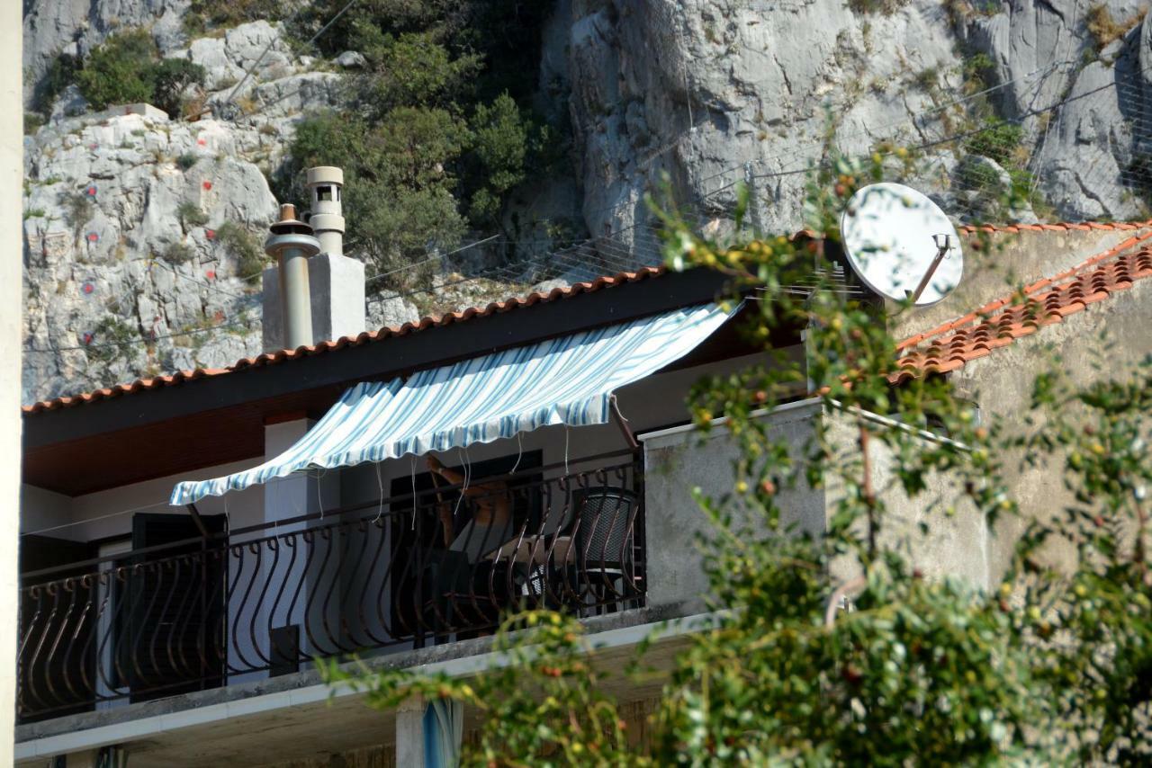 Apartment Mimica-Croatia , Omis , Center エクステリア 写真