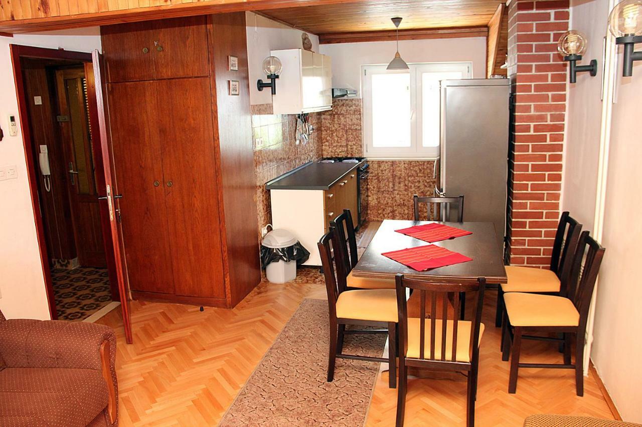 Apartment Mimica-Croatia , Omis , Center エクステリア 写真
