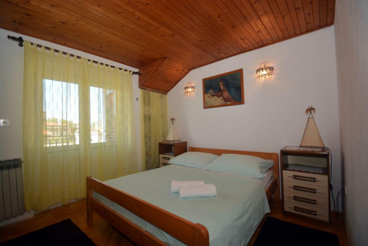 Apartment Mimica-Croatia , Omis , Center エクステリア 写真