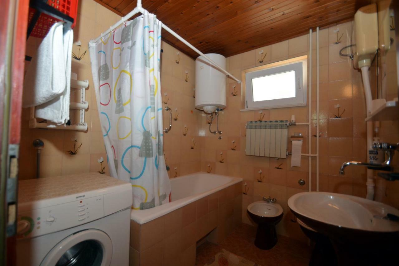 Apartment Mimica-Croatia , Omis , Center エクステリア 写真